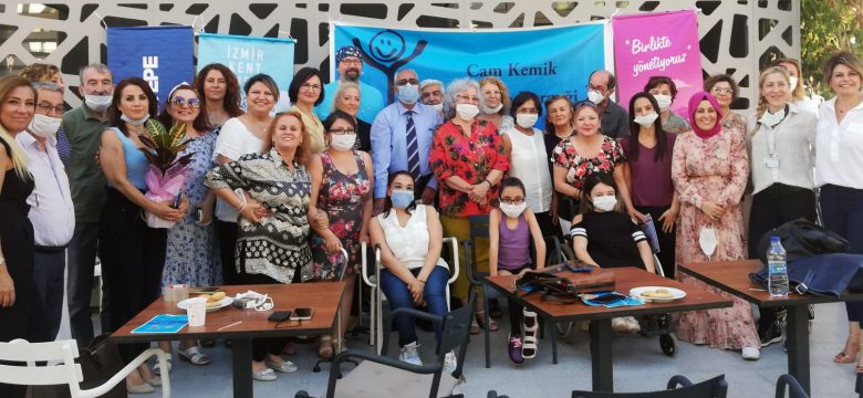 Cam Çocuklara İzmir Kent Konseyinden ”Candan” destek…