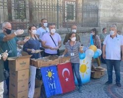 İYİ Parti Edirne İl Başkanlığı tarafından ‘Murrem ayı’ münasebetiyle aşure dağıtıldı