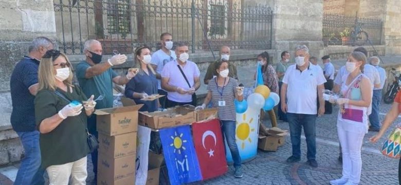 İYİ Parti Edirne İl Başkanlığı tarafından ‘Murrem ayı’ münasebetiyle aşure dağıtıldı