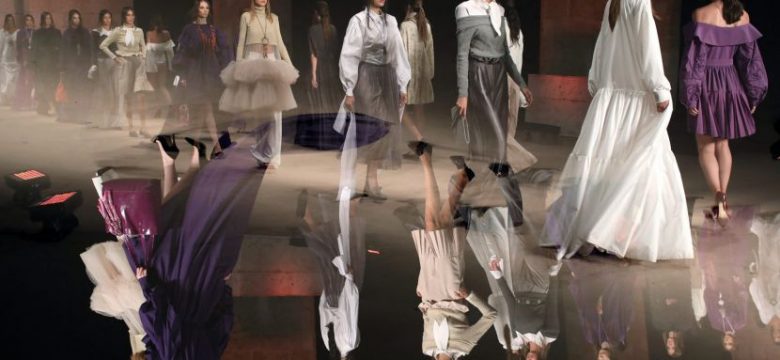 Mert Erkan, ‘MutabakatSonbahar’ Kış 2021 koleksiyonu Mercedes-Benz Fashion Week İstanbul (MBFWI) kapsamında dijital olarak sunuldu
