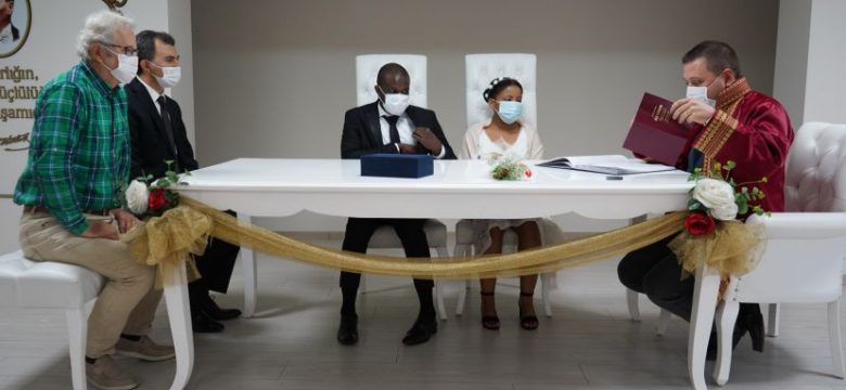 Haitili çift Lüleburgaz’da evlendi