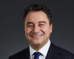 Ali BABACAN:   “Yargı bağımsızlığı ve güçler ayrımı olmadan Anayasa’yı değiştirseniz de ülkenin sorunlarına çözüm getiremezsiniz”