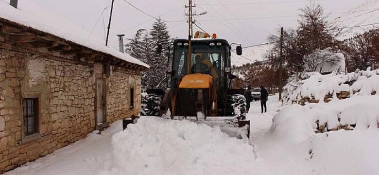 Antalya Büyükşehir Belediyesi karla mücadele çalışmalarına devam ediyor