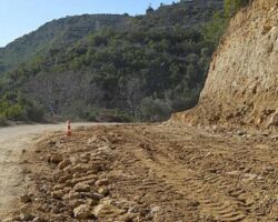 Halitağalar-Namaras-Güneycik grup yolunda stabilize çalışması