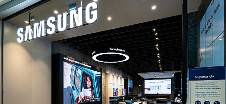 Samsung Galaxy S21 Serisi’nin kalite kontrollerinden mağazalara yaptığı yolculuk