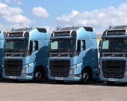 Volvo Trucks teslimatta hız kesmiyor: Trans 33 Lojistik’e 5 adet Volvo FH500 TC kamyon