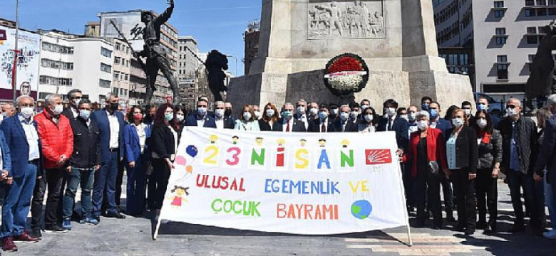 23 Nisan Kutlama Etkinlikleri Kapsamında Atatürk Anıtına Çelenk Koyma