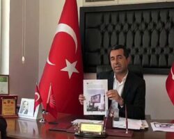 CHP Niğde İl Başkanı Erhan Adem, suç örgütü lideri Sedat Peker ile ilgili konuşarak, iktidarı hesap vermeye davet etti.