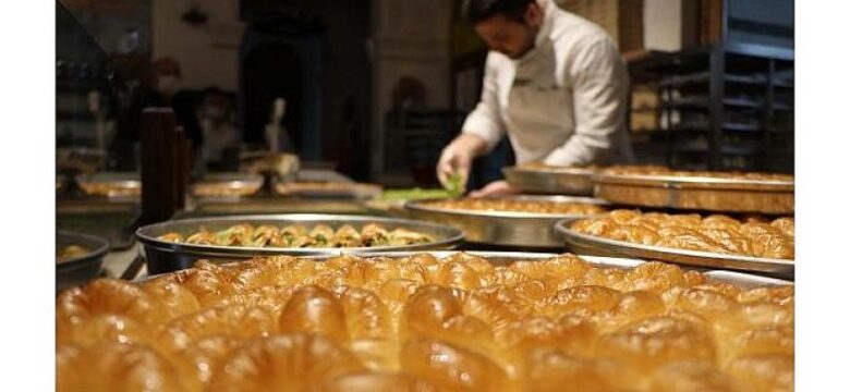 Gaziantep’ in ünlü tatlıcısı Onur İbili’ den “Ramazan tercihi susatmayan baklava !”