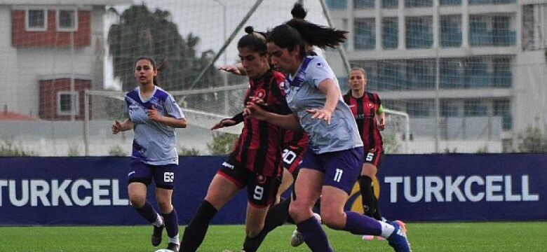 Turkcell Kadın Futbol Ligi Sağlık Çalışanları Sezonu’nda yarı finaller pazar