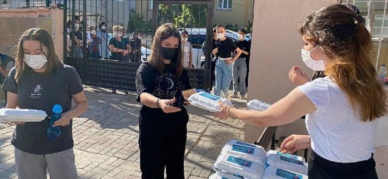 Bergama Belediyesi’nden öğrencilere sınav desteği