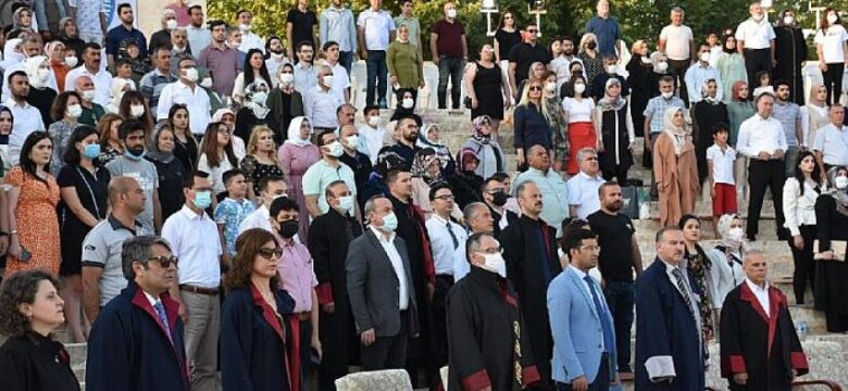 Harran Üniversitesi Tıp Fakültesi Genç Doktorlarını Mezun Etti