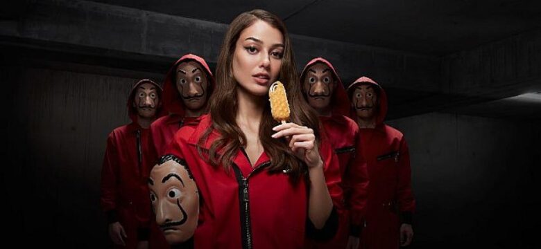 Magnum Türkiye’nin La Casa de Papel temalı son reklam filminden Dilan Çiçek Deniz’in yeni fotoğraf kareleri yayınlandı.