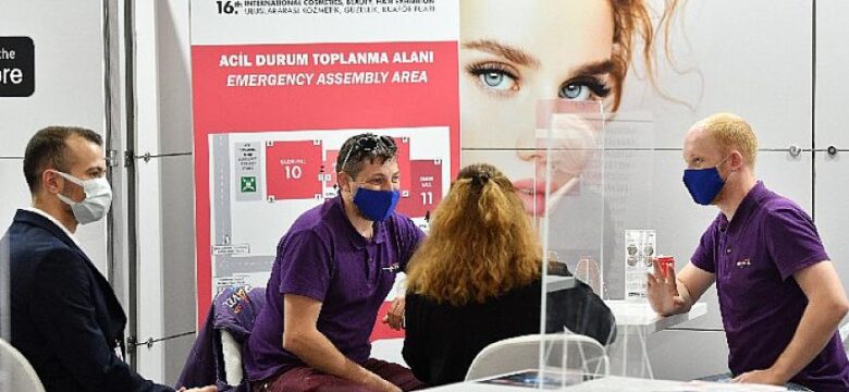 Pandemi sonrası Dünya’da ilk kez gerçekleştirilen kozmetik fuarı BeautyEurasia ikinci gününde de ziyaretçi akınına uğradı