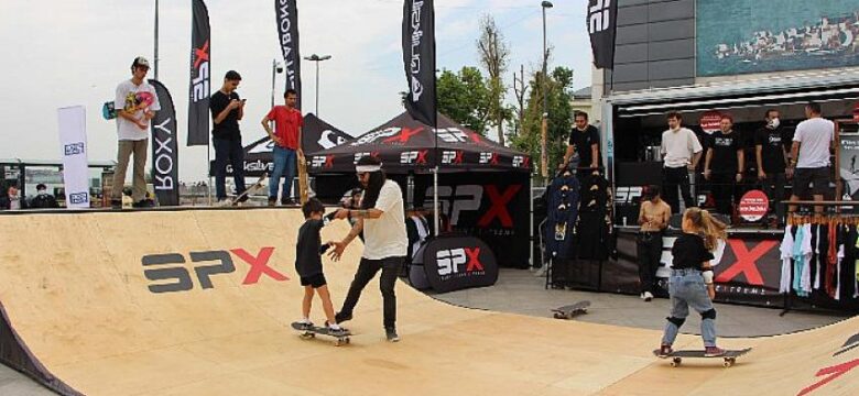 Yüzlerce kaykay tutkunu, SPX Skate Fest’te buluştu