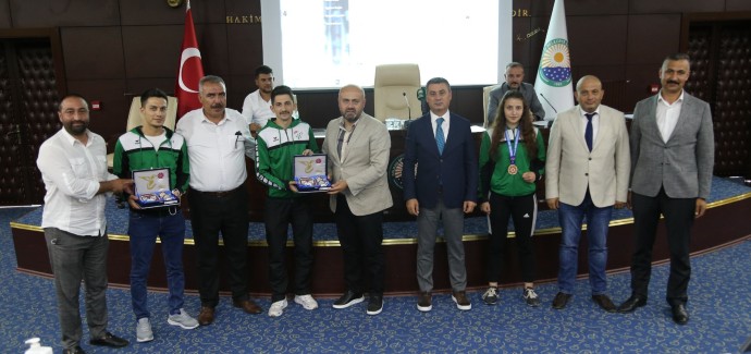 Gölbaşı Belediye Spor Kulübü Sporcusu İremsu İpek’e Başkan Şimşek’ten Tebrik…