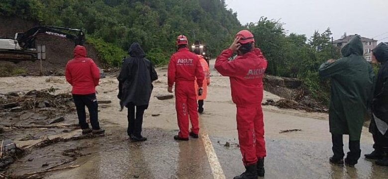 AKUT Karadeniz Seller Basın Açıklaması: AKUT, geri dönen Karadeniz sel felaketinde 79 insanı kurtardı