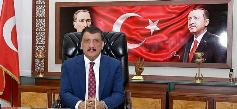 Malatya Büyükşehir Belediye Başkanı Selahattin Gürkan, Türk milletinin tarihinin zaferlerle dolu olduğunu söyledi.