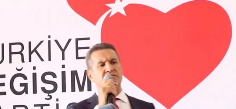 TDP Genel Başkanı Mustafa Sarıgül, Samsun 1.Olağan Kongresi’nde basın toplantısı düzenledi.