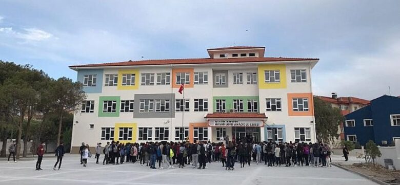 Akfen İnşaat Burhaniye Hasan Akın Anadolu Lisesi’ni Tamamladı