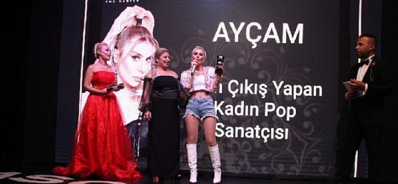 Ayçam’a Yılın En İyi Kadın Pop Sanatçısı Ödülü