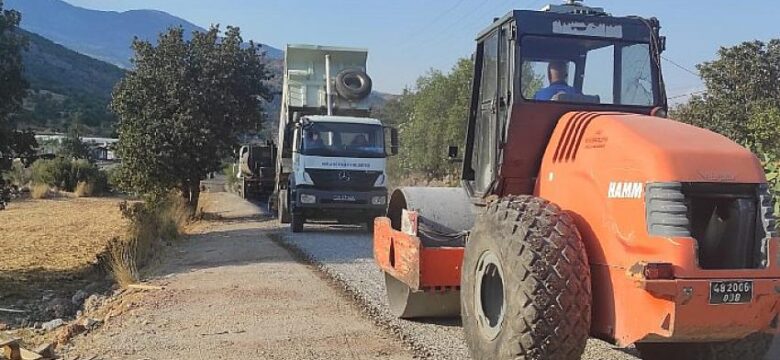 Fethiye ve Seydikemer’de 18 kilometre uzunluğunda yol asfaltlandı