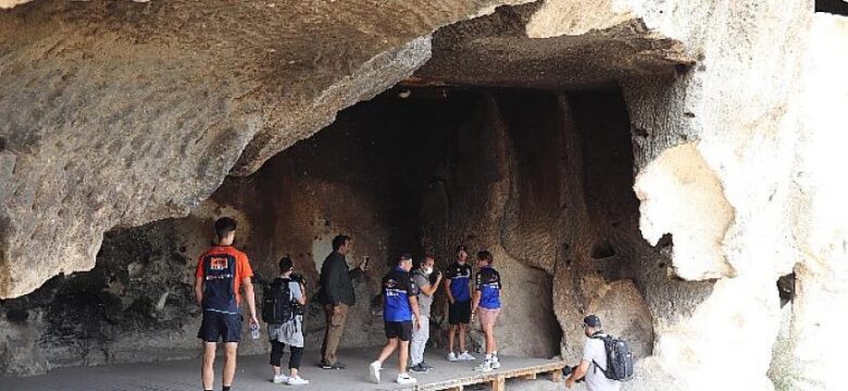 Motokrosun yıldızları Afyon’un gizemini keşfettiler