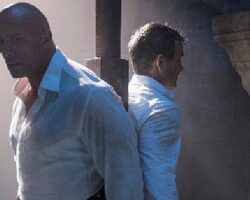 Netflix, Dwayne Johnson, Gal Gadot ve Ryan Reynolds’ın başrolünde yer aldığı Red Notice’in tanıtım fragmanını paylaştı