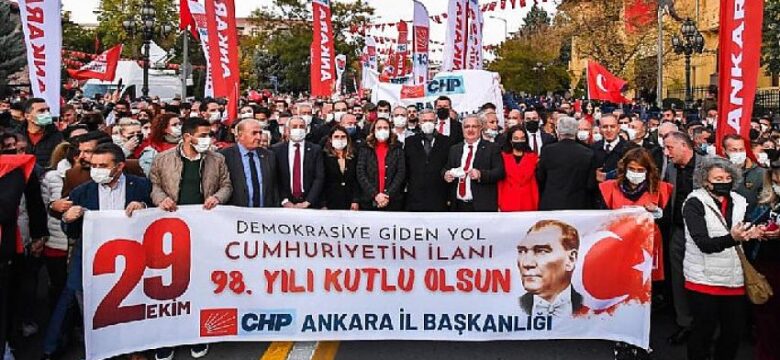 Ankara’da CHP’liler Anıtkabir’e Yürüdü