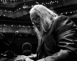 Efsanevi kompozitör ve piyanist Lubomyr Melnyk, 16 Ekim’de Zorlu PSM’de