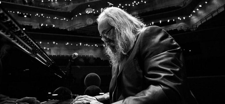 Efsanevi kompozitör ve piyanist Lubomyr Melnyk, 16 Ekim’de Zorlu PSM’de