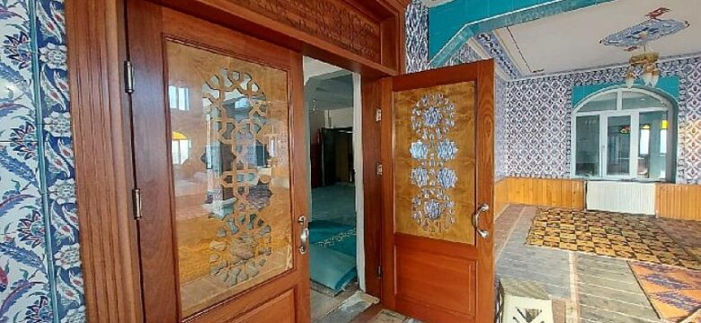 Büyükşehir, Yenidoğan Camii’nde kapı ve korkuluk montajını tamamladı