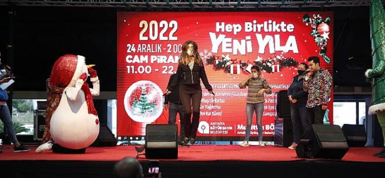 Cam Piramit’te yeni yıl coşkusu devam ediyor