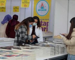 Nevşehir Belediyesi Kitap Fuarı Açıldı