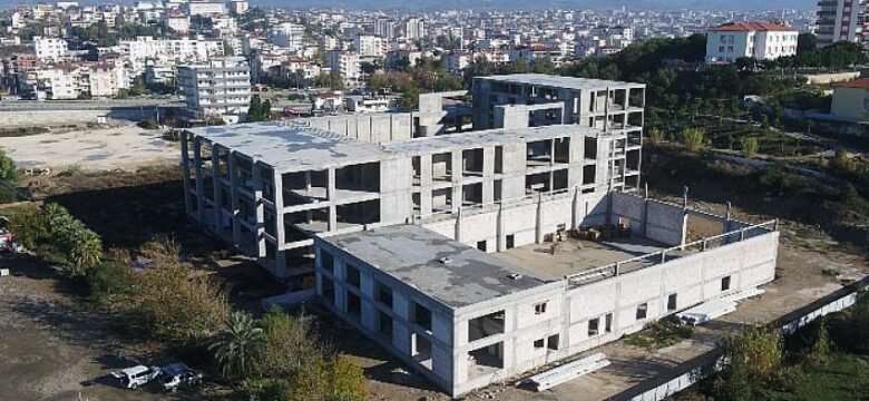 Serik Kültür Merkezi bünyesindeki düğün salonunda beton imalatı bitti