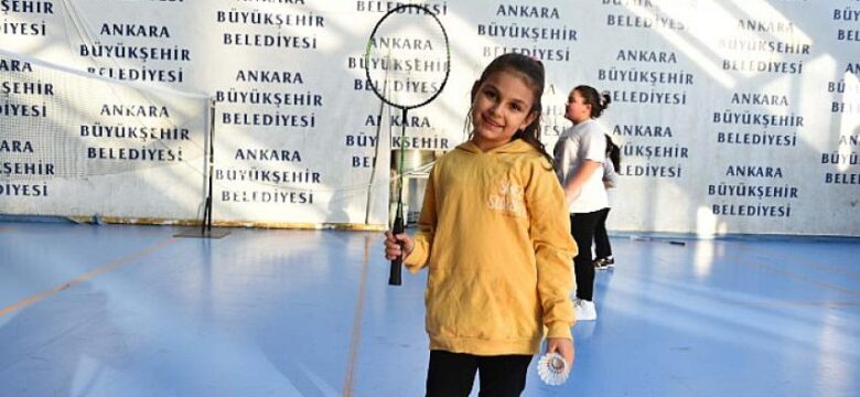 ASKİ Spor Kulübü başkentli çocukları Badminton ile tanıştırdı