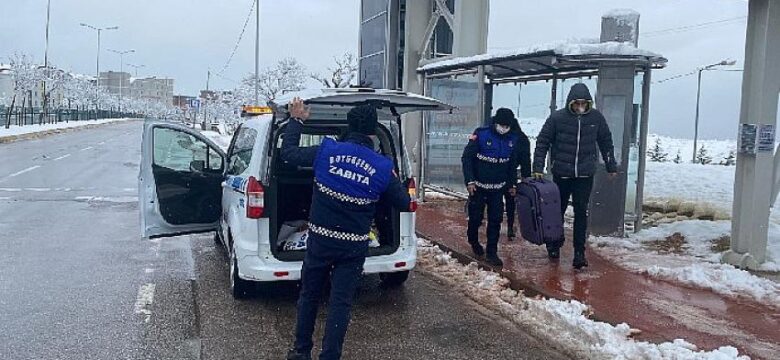 Büyükşehir Zabıtası herkese yardım elini uzattı