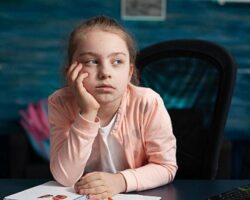 Ebeveynler ve Çocuklarda Stresle Mücadele Etmek için 10 Altın Öneri