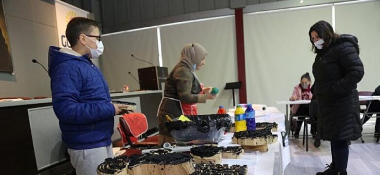 Gölcük’te Çocuklar İçin Sanat Zili “Tahta Baskı” İle Çalmaya Başladı