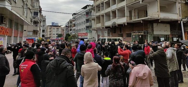 İzmir Bayraklı’da semt sakinleri yüksek faturalara karşı sokağa çıktı