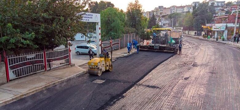 İzmir Büyükşehir Belediyesi bir yılda 1,1 milyar liralık yol çalışması yaptı