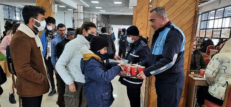 Karaman Belediyesi’nden yolculara çorba ikramı