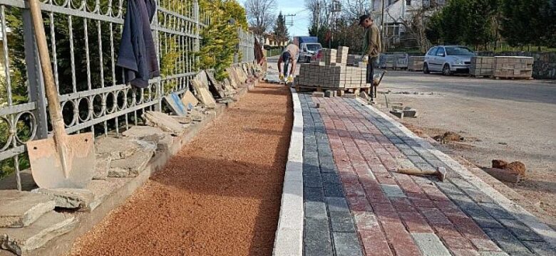 Kartepe Derbent Fatih Caddesinde kaldırım yapımına başlandı