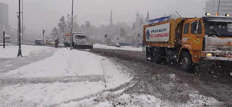 Kayseri Büyükşehir’in Kar ve Tipi İle Mücadelesi Sürüyor