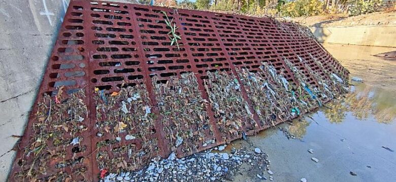 Kemer’de “Atık Tutucu” Atıkları Denize Salmadı