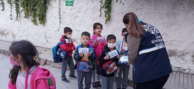 Aydın Büyükşehir Belediyesi Maske Dağıtımını Sürdürüyor