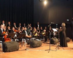 Çerkezköy Belediyesi Türk Müziği Korosu Çerkezköy Atatürk Kültür Merkezi’nde muhteşem bir konser verdi.