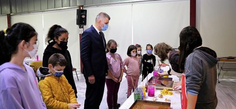 Gölcüklü Öğrenciler Ebru Sanatıyla Hünerlerini Sergiledi