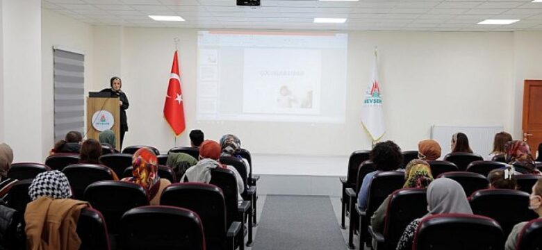 Kadınlar İçin ‘Aile İçi İletişim’ Seminer