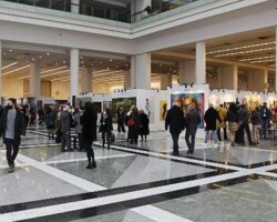 Art Ankara 8.ci Uluslararası Çağdaş Sanat Fuarı davetli ön izlemesi ile kapılarını açtı.
